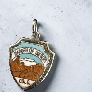 Vintage Garden of the Gods Souvenir Pendant